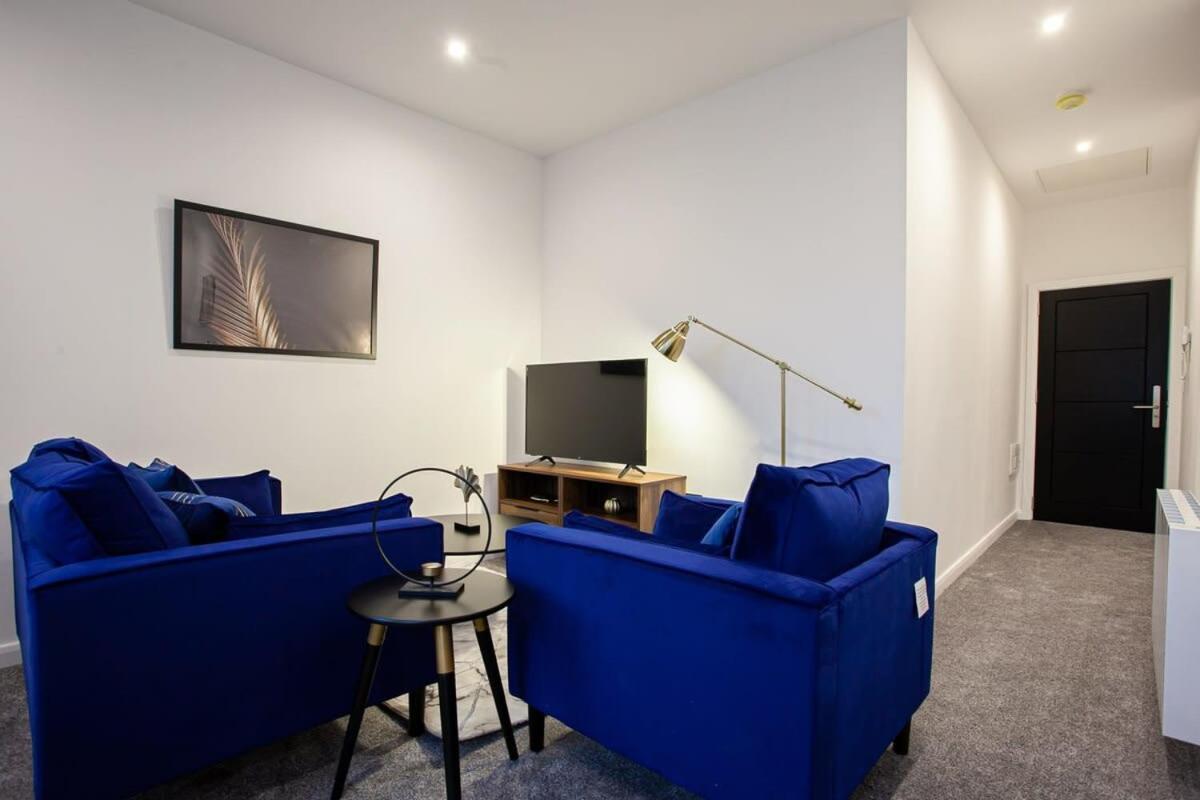 Lovely Open Plan 1 Bedroom Apartment In Bolton Bagian luar foto